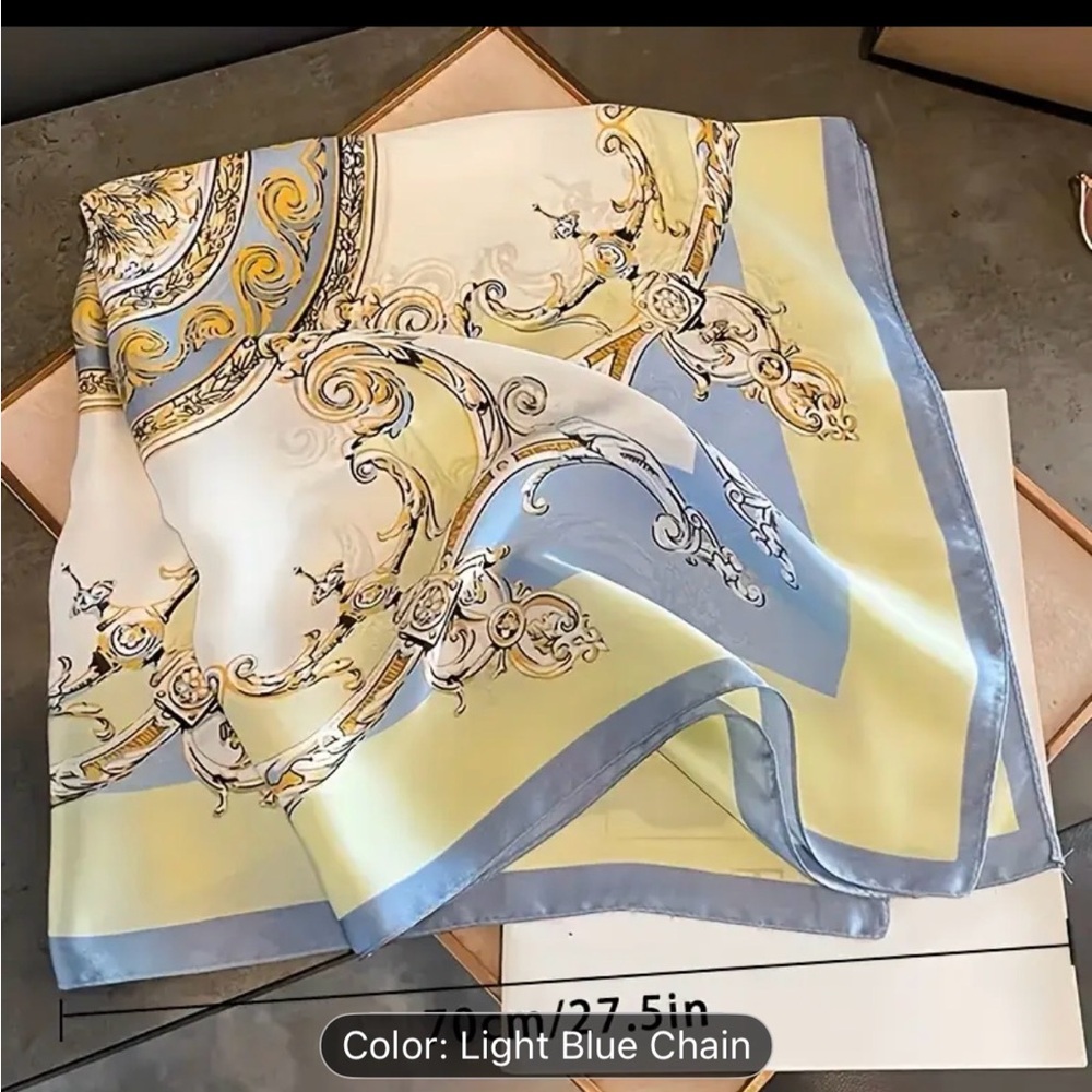 Stylish Patterned Scarf in Blue and Cream